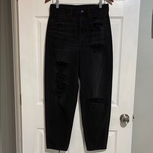 AE Relaxed Mom Jean 6